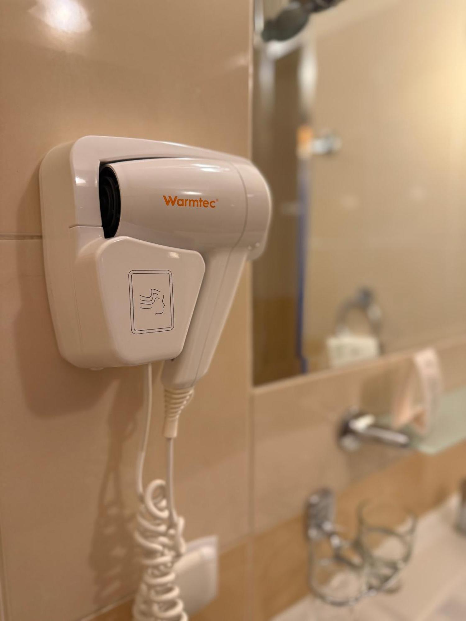 Hotel Filmar Торунь Экстерьер фото